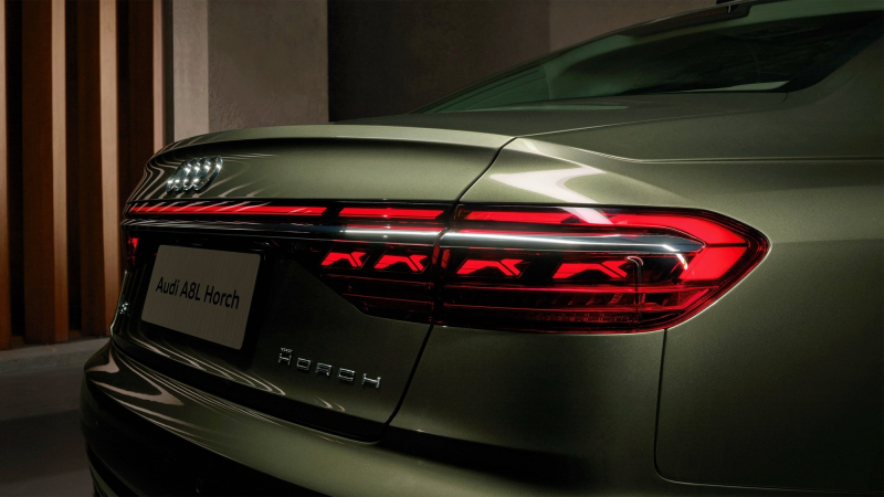 Audi A8L Horch: конкурент Mercedes-Maybach дебютировал в Китае с мотором V6