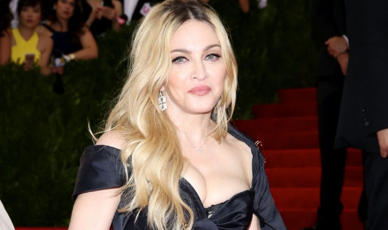 «Бабуля рехнулась»: Мадонна снялась в предсмертном образе Мэрилин Монро