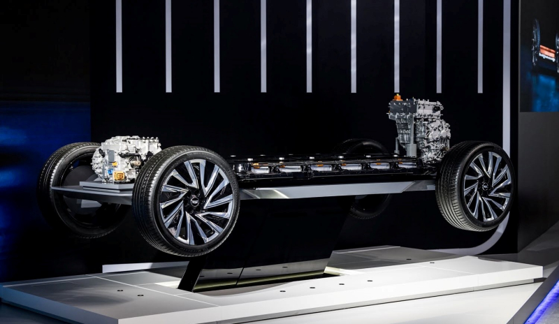 Догнать и перегнать Tesla: GM анонсировала недорогие кроссоверы Equinox EV и Blazer EV