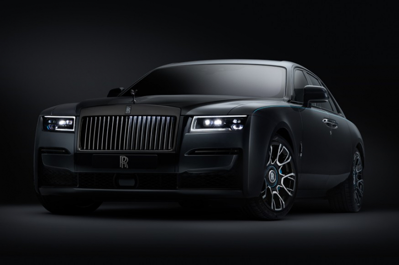 Rolls-Royce Black Badge Ghost: седан получил особенный декор и форсированный мотор