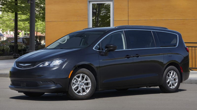 Chrysler готовится расширить модельный ряд: у большого седана 300 может появится преемник