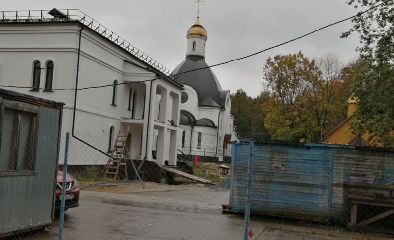 На западе Москвы идет строительство храма всех святых на Филевской пойме