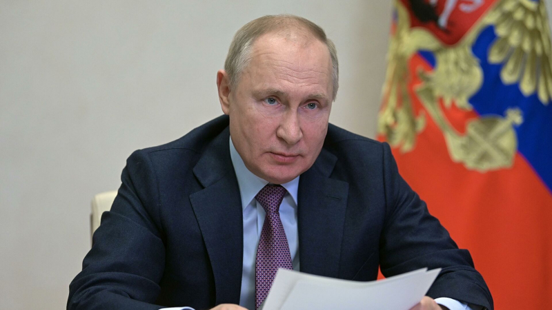 Путин принял к сведению новый план правительства по борьбе с COVID-19