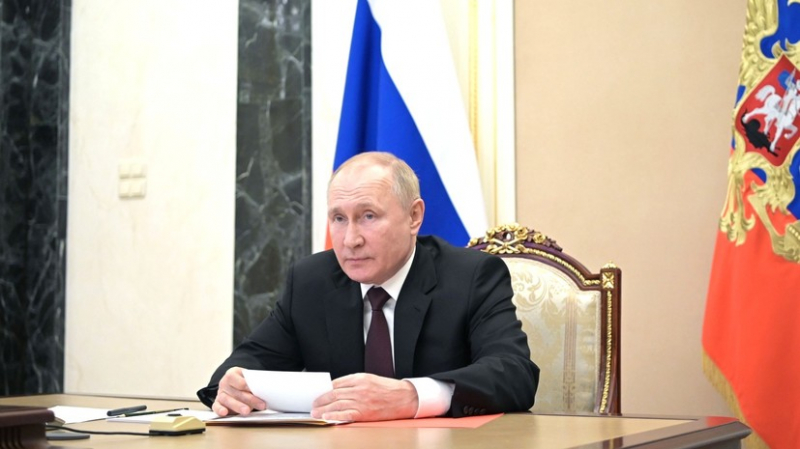 «От США и их натовских союзников»: Путин указал на необходимость добиваться закреплённых гарантий безопасности России