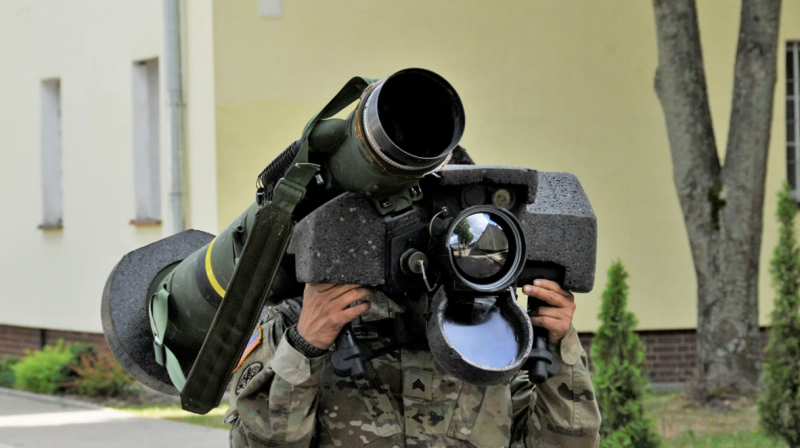 Несмотря на поставки оружия: почему НАТО не считает себя участником конфликта на Украине