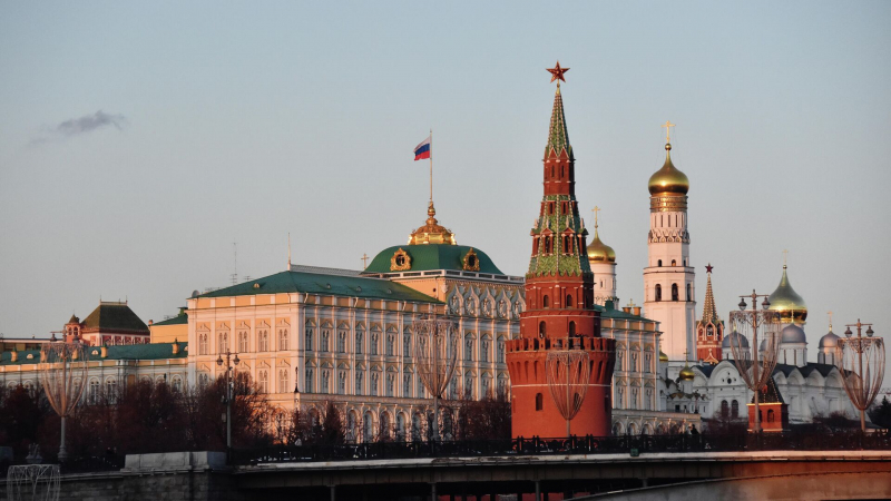 В Кремле рассказали о консультациях по вопросу губернаторских выборов