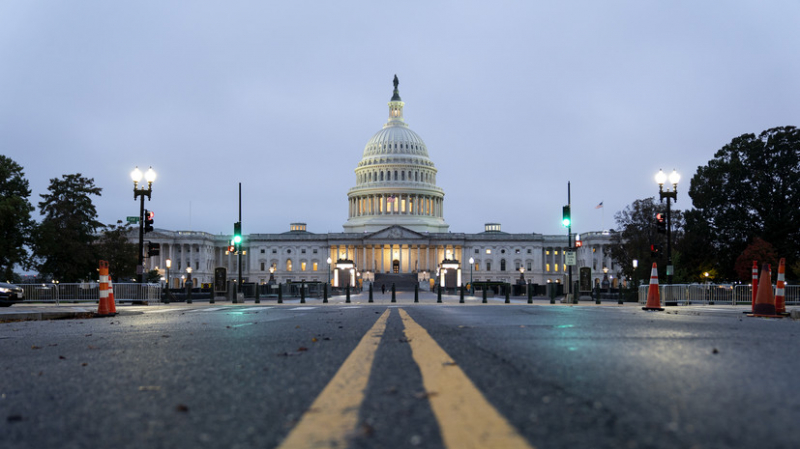 «Близорукая политика»: почему в США заявили об ущербе для американцев из-за выделения Украине финансовой помощи