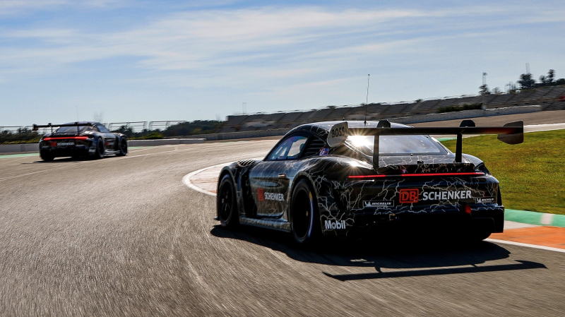 Новый, электрический Porsche 718 вышел на тесты: свыше 1000 л.с. и готовность к гонкам