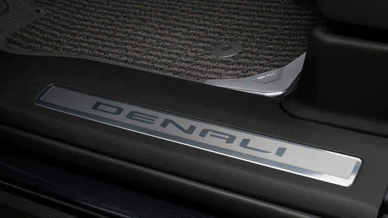 Представлен роскошный GMC Yukon Denali Ultimate. Зачем теперь нужен Cadillac Escalade?