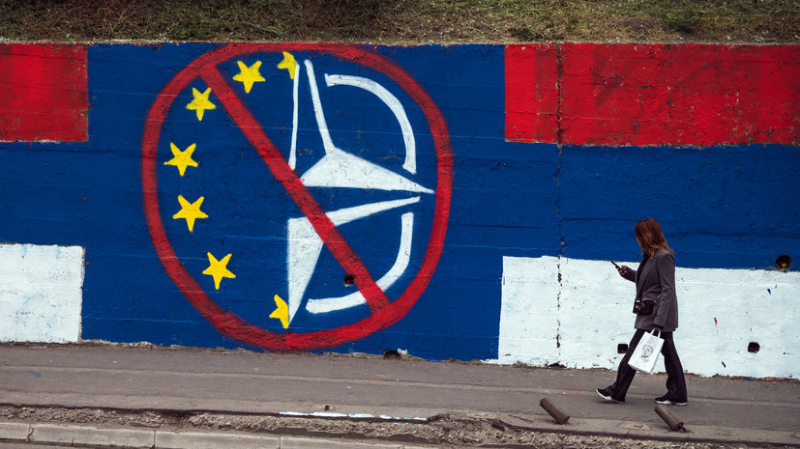 Европейский прессинг: как в ЕП призвали Сербию немедленно присоединиться к санкциям ЕС против России