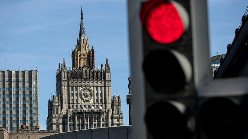 «В качестве ответа на постоянно расширяющиеся санкции США»: МИД России внёс в стоп-лист супругу и дочь Байдена