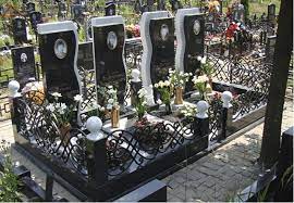 Семейно-родовое захоронение на кладбище