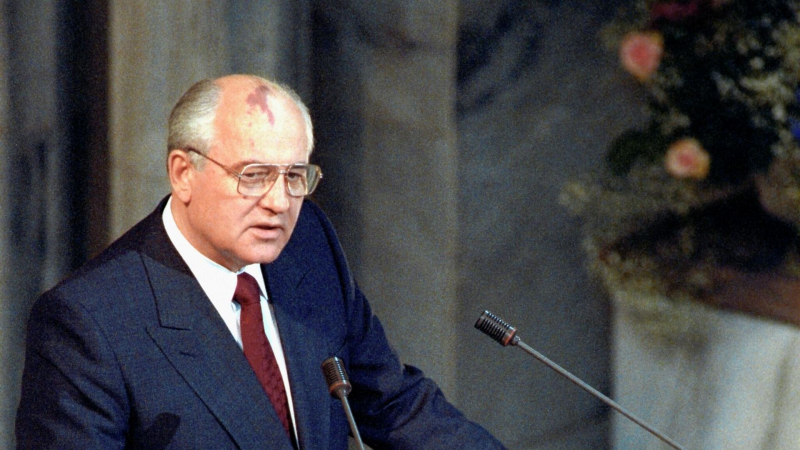 Филатов рассказал, как проходила подготовка к инаугурации Ельцина