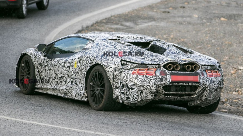 Преемника Lamborghini Aventador поймали на дорожных тестах за пределами автодрома