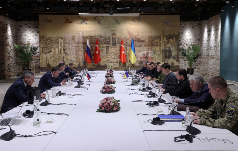 «Эта роль приносит дивиденды»: почему в Турции заинтересованы в возобновлении переговоров между Россией и Украиной