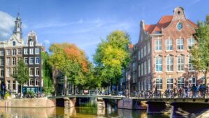 Как переехать в Нидерланды в 2022 году?