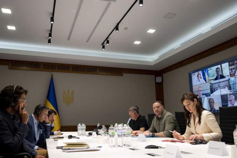 «Украинская тема теряет актуальность»: как Киев пытается добиться от Запада гарантий безопасности