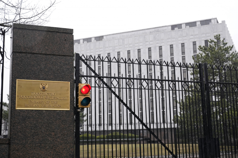 «Всё больше втягиваются в конфликт»: как посольство России оценило выделение Киеву нового транша военной помощи США