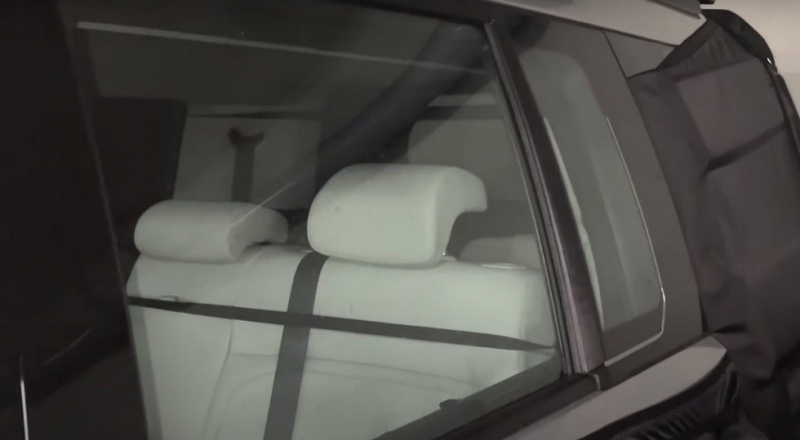 Брутальный Hyundai Santa Fe раскрыл шпионам новые детали внешности и интерьера