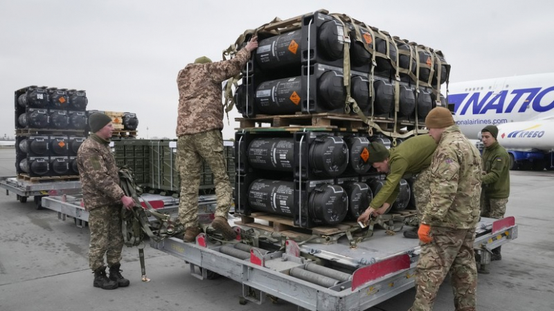 «Играют с огнём»: почему США пообещали удовлетворять неотложные и долгосрочные военные потребности Украины