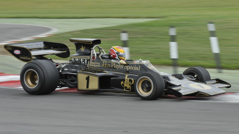 Lotus Evija Fittipaldi: спецверсия самого мощного в мире суперкара с автографом чемпиона
