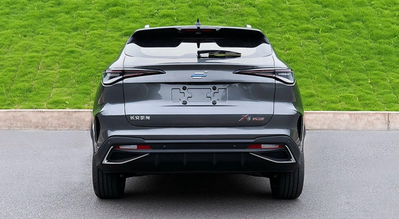 «Престижную» линейку Changan скоро пополнит ещё один кроссовер с необычным салоном