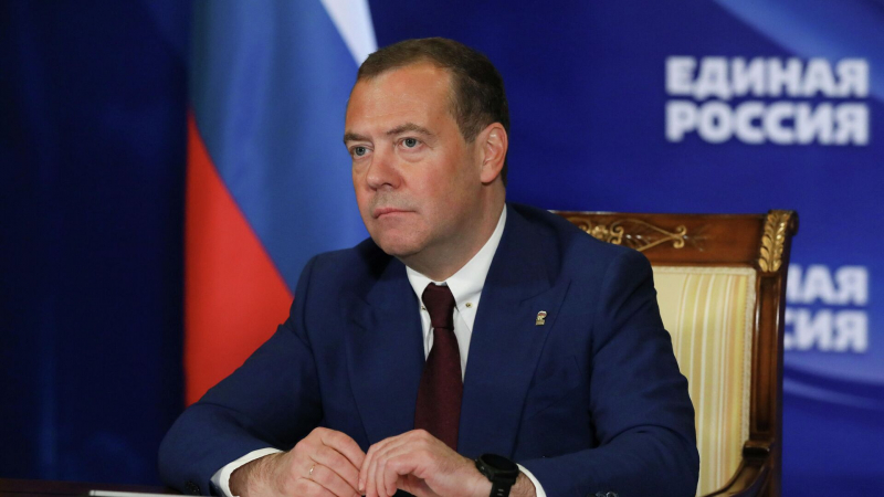 Медведев назвал важнейшую задачу для "Единой России"