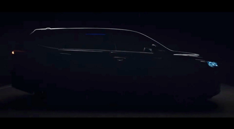 Минивэн в стиле SUV: новая Toyota Innova показалась на свежих кадрах
