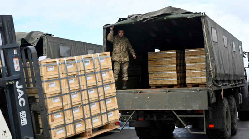 «Практически исчерпали свои ресурсы»: как Запад намерен продолжить поставки оружия Украине