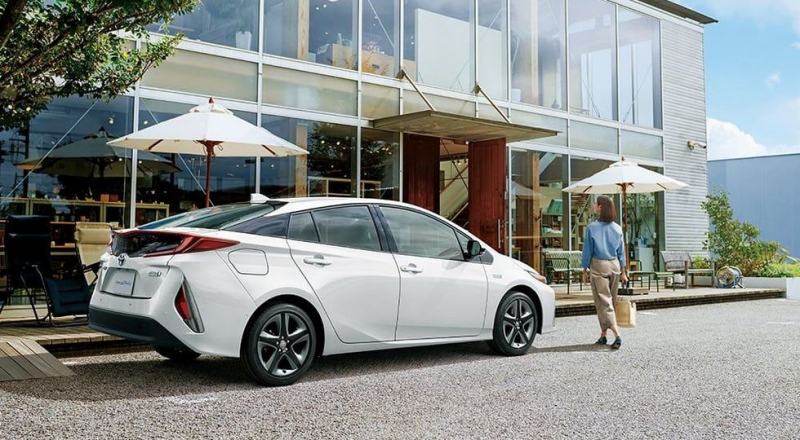 Toyota анонсировала скорую премьеру новой модели. Ждём «пятый» Prius?