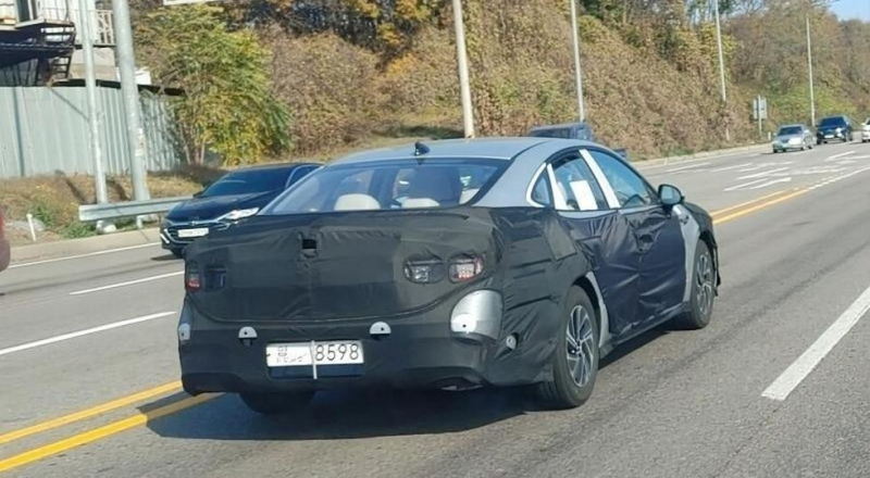 Рестайлинговая Hyundai Sonata показалась на свежих фото: у седана будет новый имидж