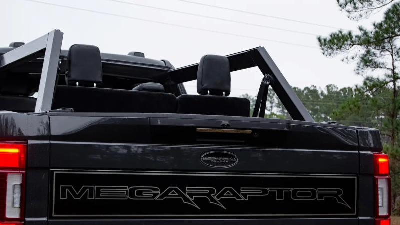 MegaRexx MegaRaptor 7: трёхрядный пикап-внедорожник на базе Ford F-250 Super Duty