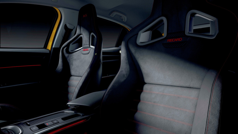 Renault прощается с хот-хэтчем Megane R.S. лимитированной версией Ultime