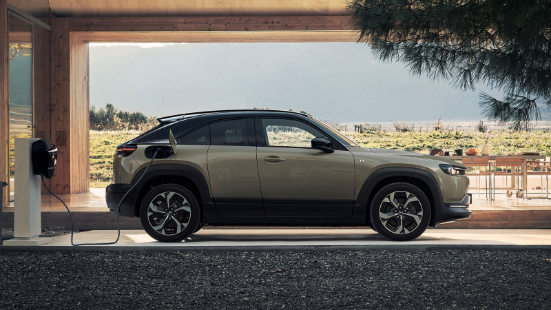 Возвращение РПД: представлено гибридное кросс-купе Mazda MX-30 e-Skyactiv R-EV