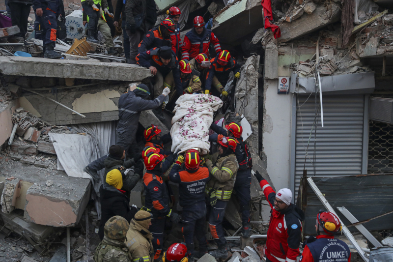Более 22 тысяч погибших и гигантский разлом: в Турции и Сирии продолжается ликвидация последствий землетрясений