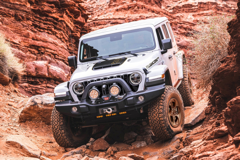 Больше хардкора: Jeep улучшил проходимость Wrangler Rubicon к юбилею модели