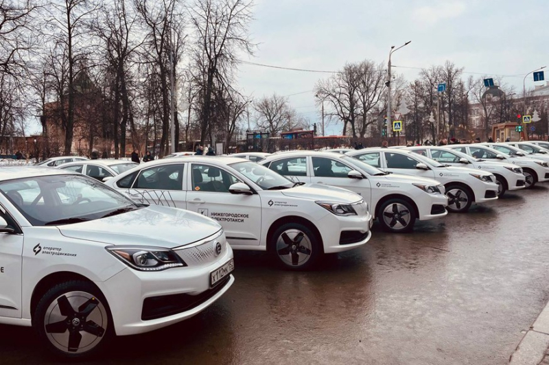 Владельцы электромобилей смогут не платить за проезд по платным трассам в РФ