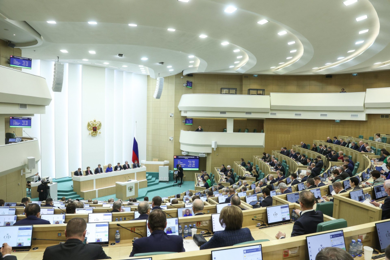 «Беспрецедентная правовая вакханалия»: как в России отреагировали на решение МУС в отношении Путина
