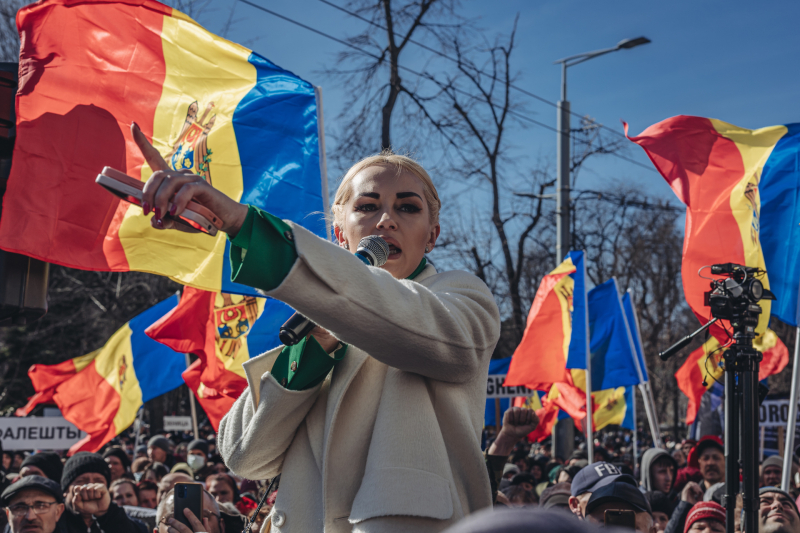 Информационный фильтр: как Запад планирует поддерживать руководство Молдавии