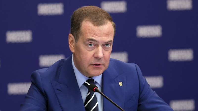 Медведев: Россия будет добиваться отказа от вмешательства в дела стран