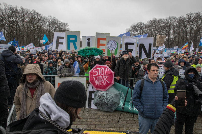 «Путь эскалации»: как Берлин пытается оправдать поставки оружия Киеву на фоне протестов