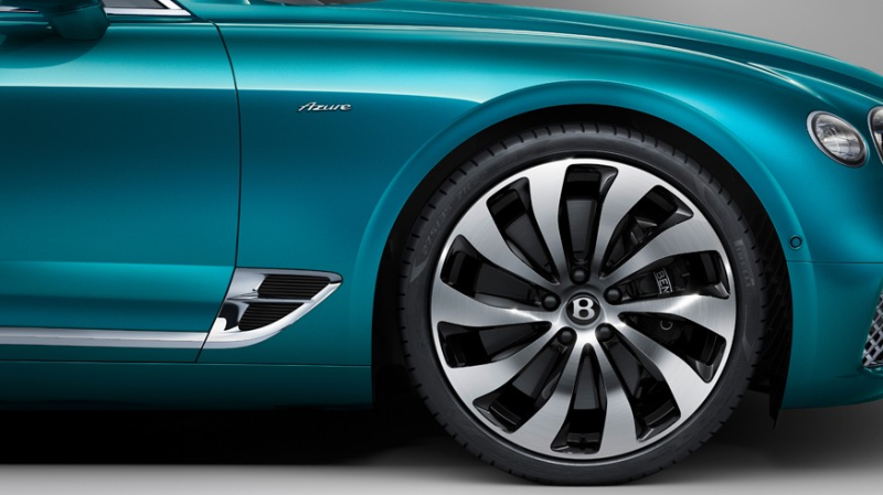 Bentley слегка обновила Flying Spur, Continental GT и GTC Azure