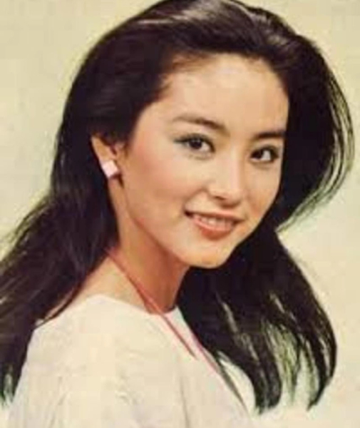 Долгие годы терпела измены: вот как выглядит красавица-жена Джеки Чана (фото)