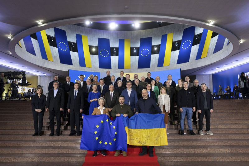 «Сугубо политический подтекст»: Чехия и Словакия заявили о готовности поддерживать вступление Украины в ЕС
