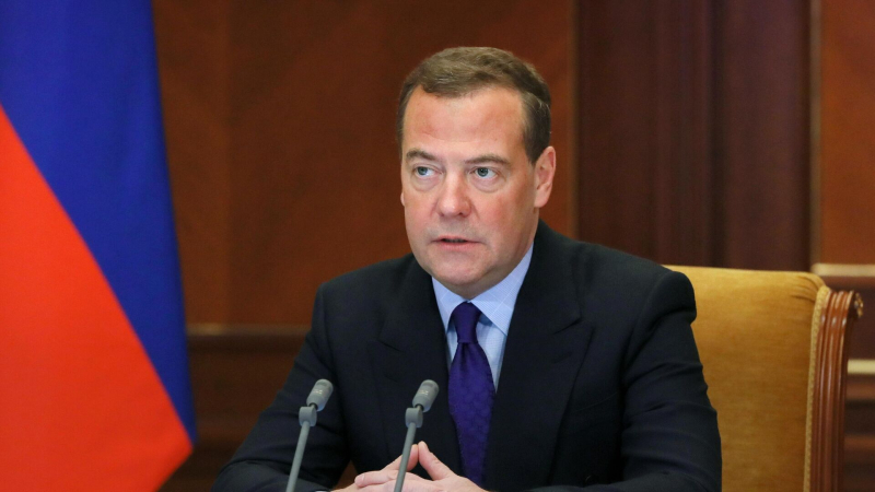 Медведев прокомментировал уход России из некоторых международных договоров