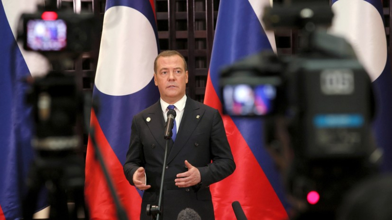 «Они не хотят мира, они хотят войны»: Медведев в интервью RT указал на попытки Запада ущемить Россию