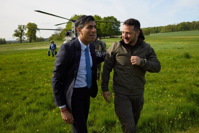 Оружейный тур: Зеленский встретился с Сунаком в рамках поездки по Европе