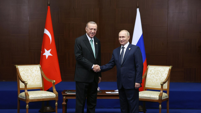 Путин по телефону поздравил Эрдогана с переизбранием