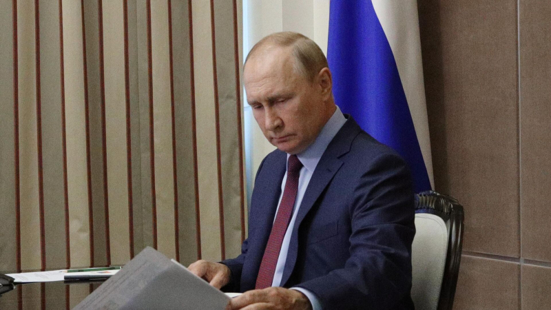 Путин по видеосвязи пообщается с главами Новосибирской и Амурской областей