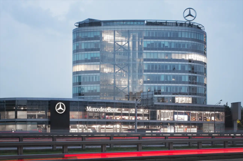 Российское представительство Mercedes-Benz сменило имя